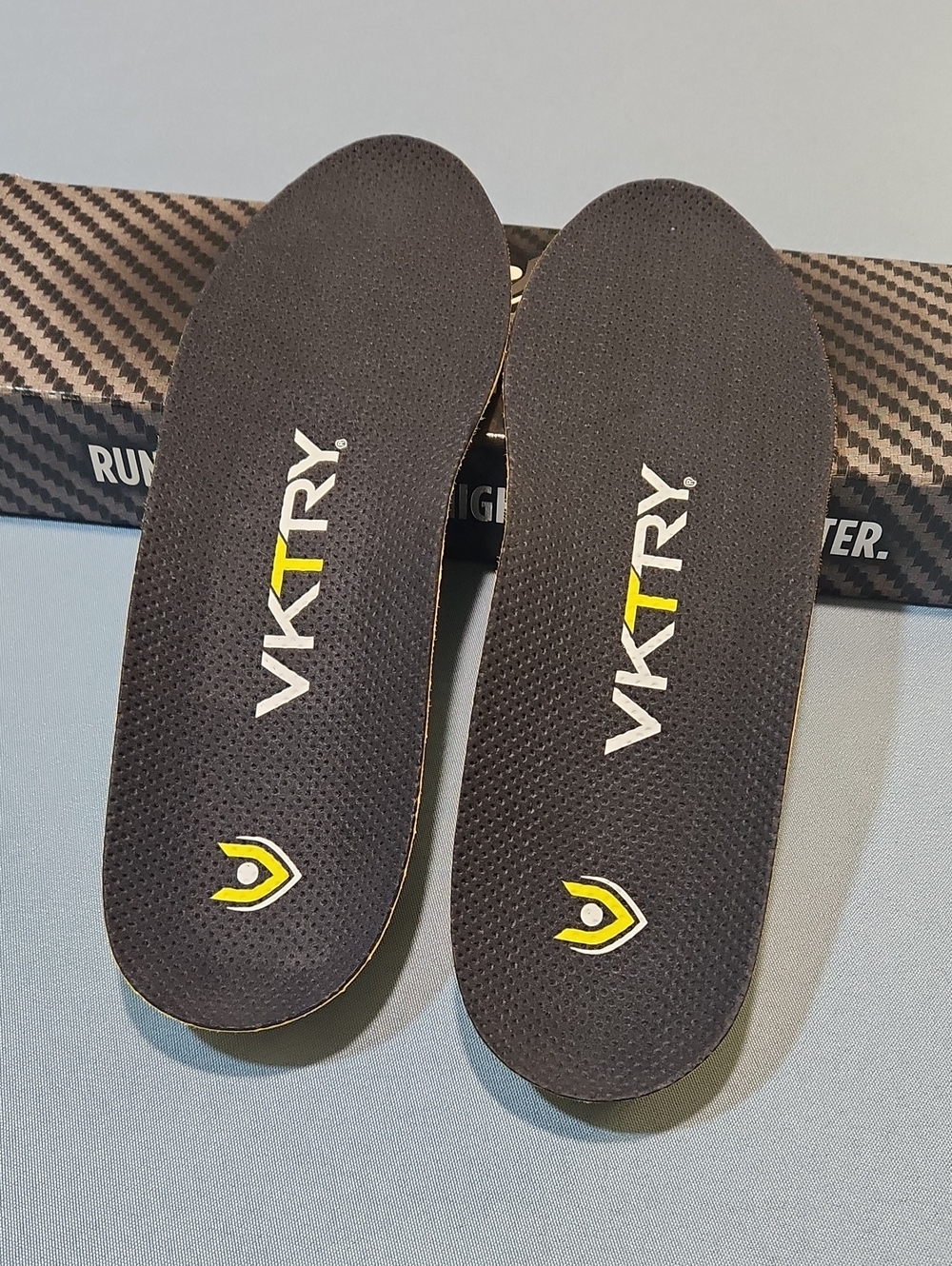 NIB VKTRY Men’s Performance Insoles - Black with Yellow Accents. 9.5.